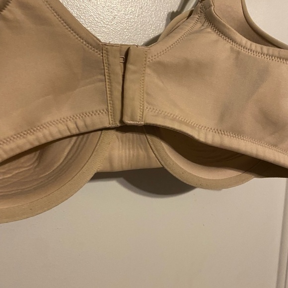 Vanity Fair Women's Tan Bra Adjustable Strap sz 49D - Picture 3 of 9